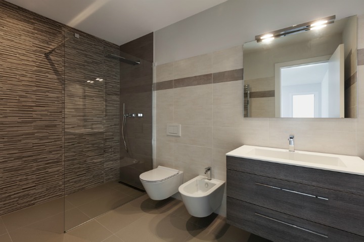 Bathroom with modern fittings to maximise space
