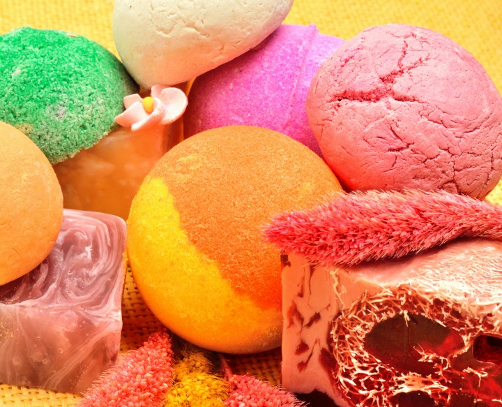 multi coloured bath bombs