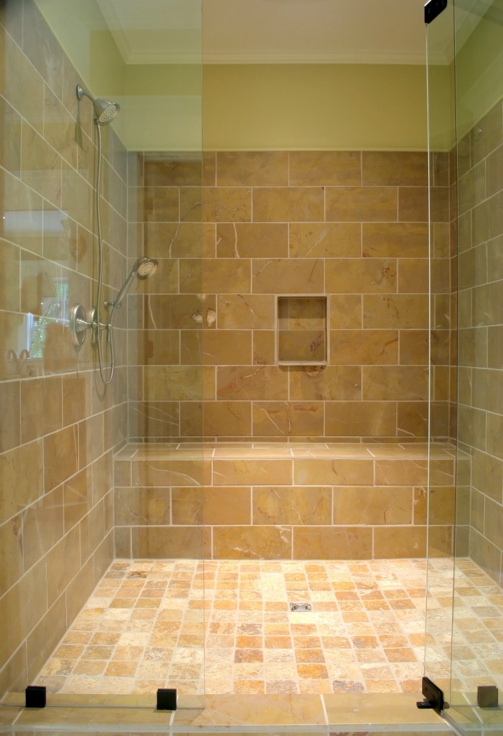 shower cubicle with bench