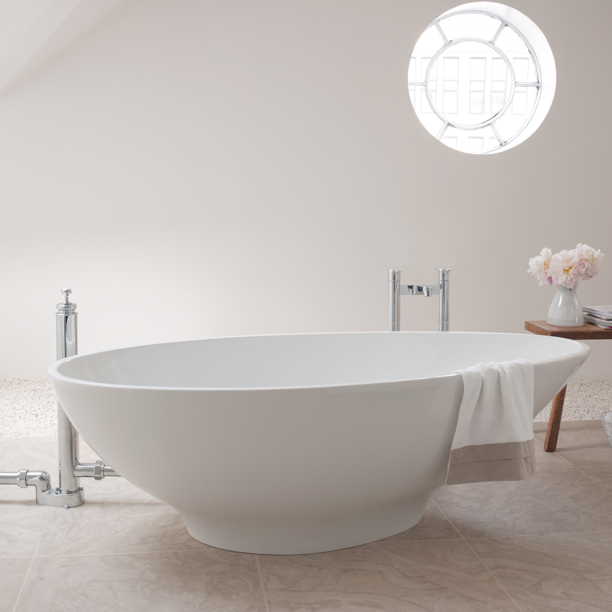 Clearwater Teardrop Grande Freestanding Bath