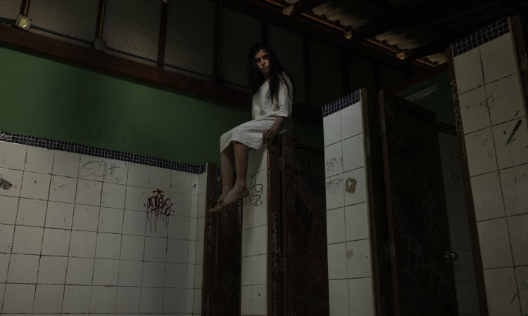 Soakology Haunted Bathrooms Article - Toilet view